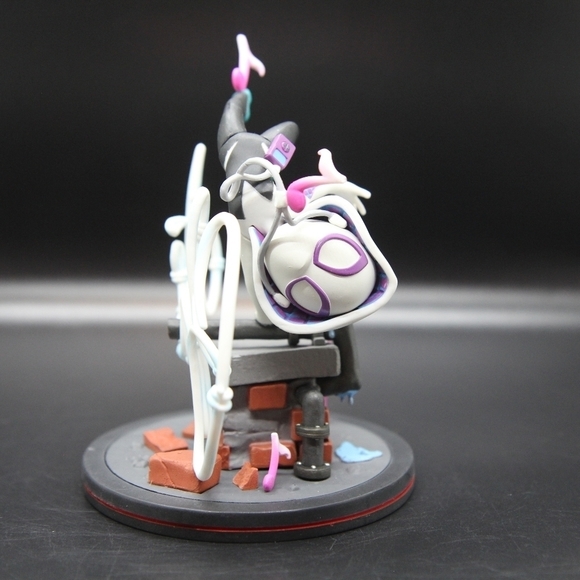 Q Fig Marvel Ghost Spider - Picture 5 of 12